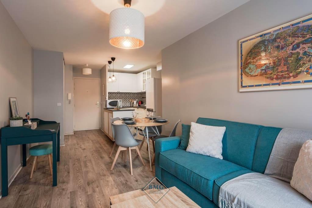 Toy Story Apartment Disneyland Bmyguest Шессі Екстер'єр фото